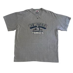 Y2k Vintage Nike Team New York Yankees MLB Logo Spellout Center Swoosh T-shirt